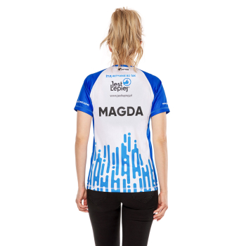 Koszulka treningowa z logo Jest Lepiej marki ATTIQ